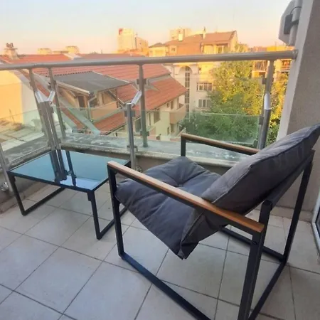 Apartament Ahinora *