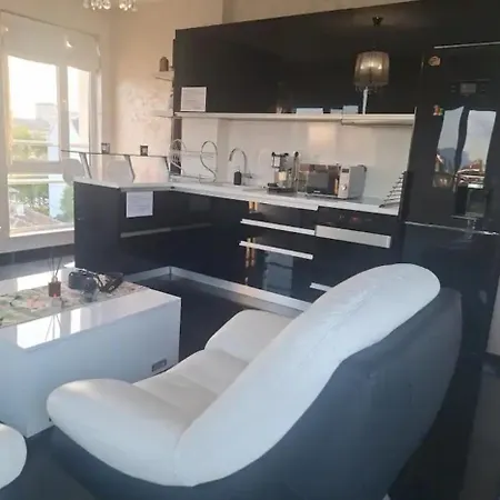 Ahinora Apartament