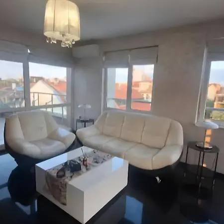 Apartament Ahinora Free Street Parking -1,2 From Center Płowdiw