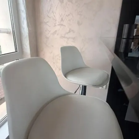 Apartament Ahinora *