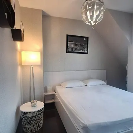 Apartament Ahinora Free Street Parking -1,2 From Center Płowdiw