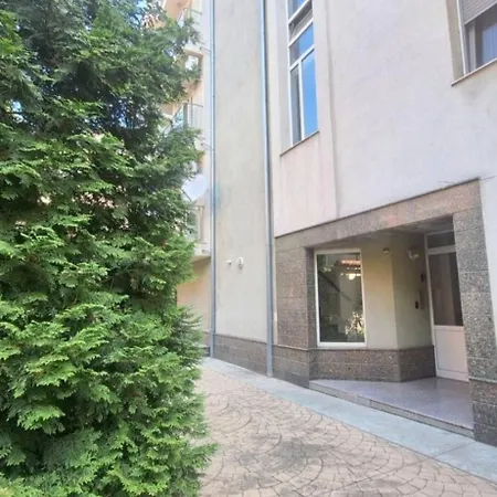 Apartament Ahinora *